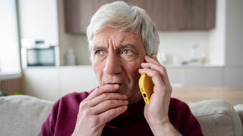 Entenda os principais golpes contra idosos, como se proteger e onde buscar ajuda com o apoio do Sindnapi - Sindicato Nacional dos Aposentados, Pensionistas e Idosos.
