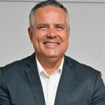 Infraestrutura para captação e reúso de água em plantas industriais segundo Elmar Juan Passos Varjão Bomfim como estratégia de eficiência hídrica. Conteúdo de Elmar Juan Passos Varjão Bomfim.