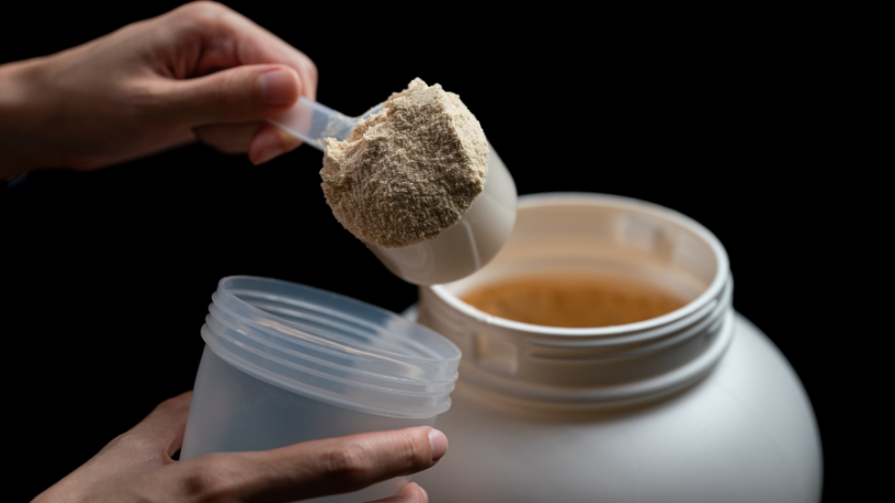 Garantir a qualidade de produtos esportivos é essencial, e Elias Assum Sabbag Junior explica como o controle de umidade e oxigênio em embalagens plásticas faz a diferença.