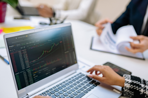 A medição do risco em diferentes tipos de ativos explicada por Danilo Regis Fernando Pinto.